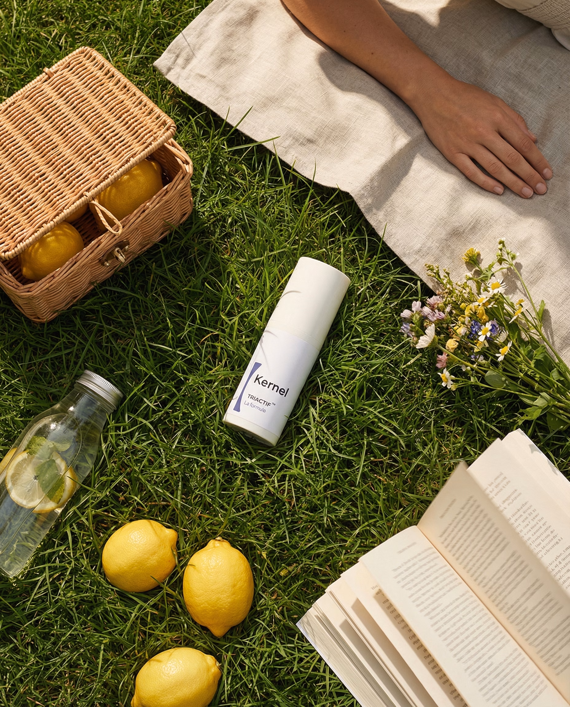 Face avant — regard direct